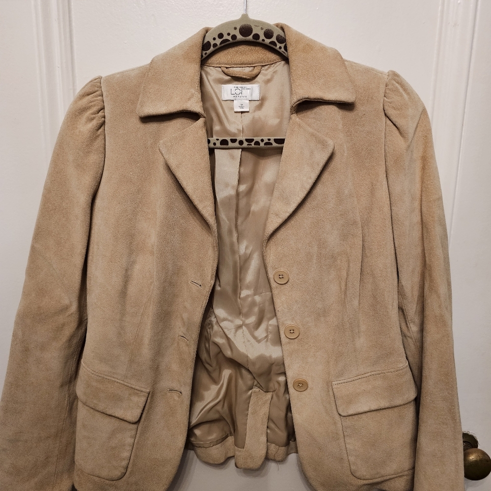 Ann Taylor Loft size 4 petite seude cream jacket